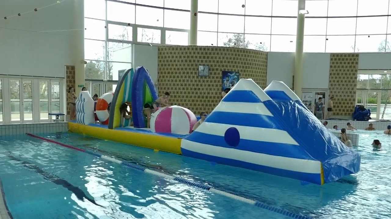 Parcours Aquatique Plage - Structure Gonflable pour Piscine - Air et Volume